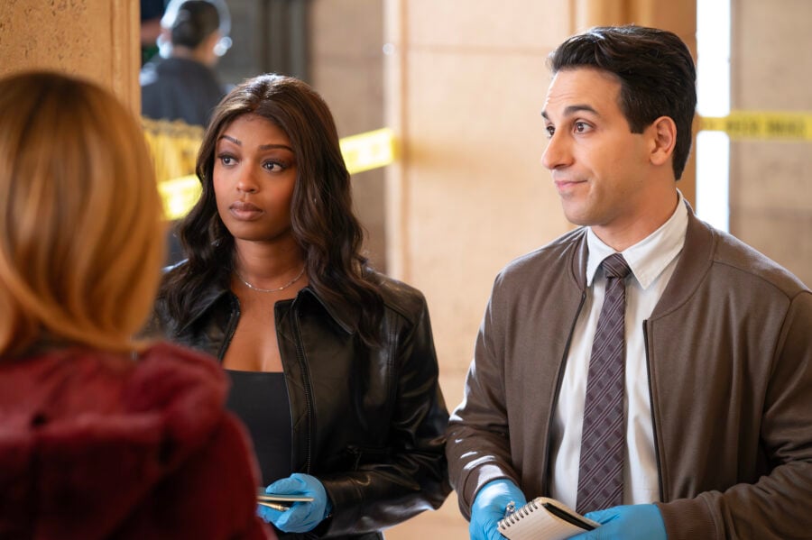 JAVICIA LESLIE, DENIZ AKDENIZ