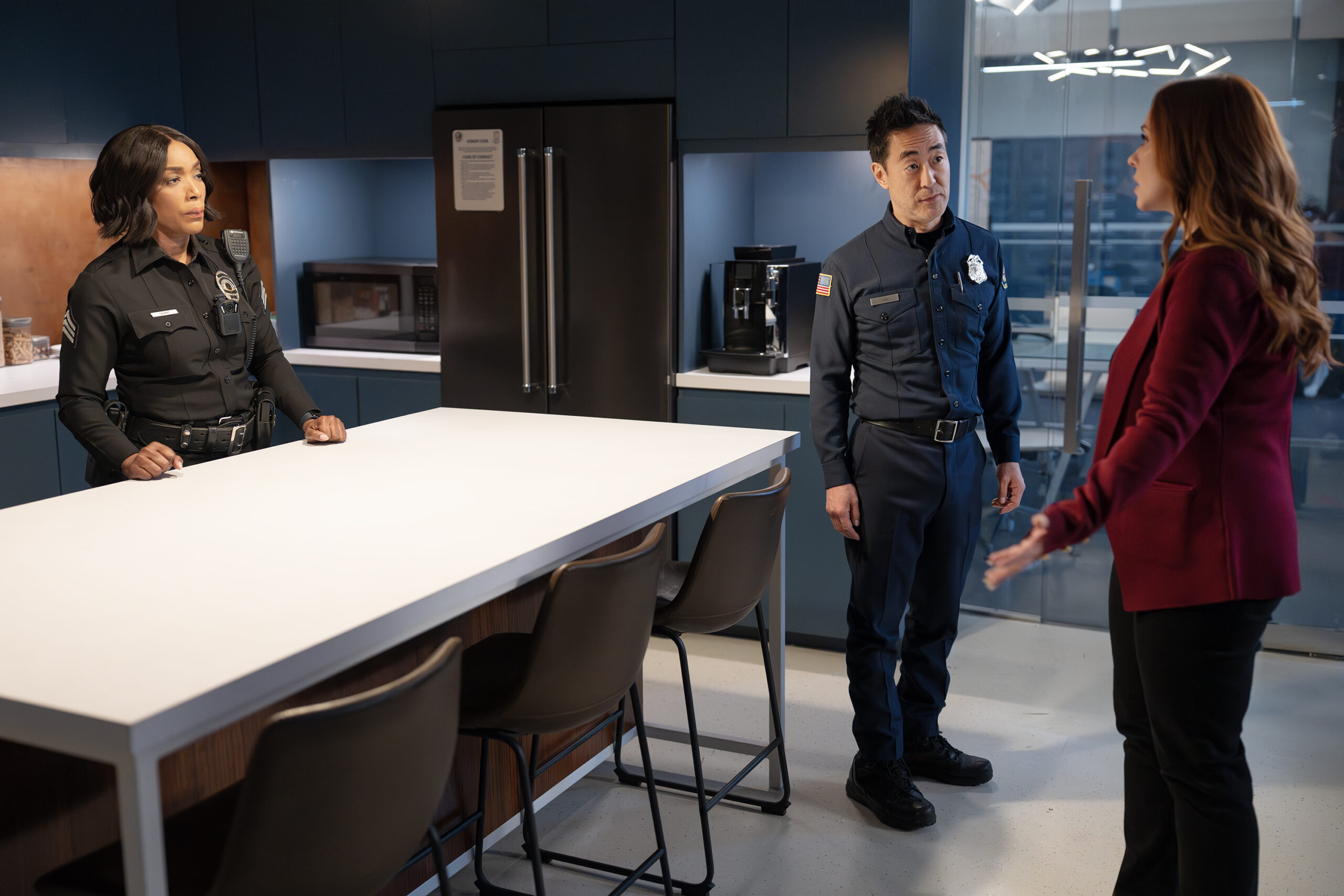 9-1-1 Season 9 Episode 13, "Mother's Boy" -- ANGELA BASSETT, KENNETH CHOI, JENNIFER LOVE HEWITT