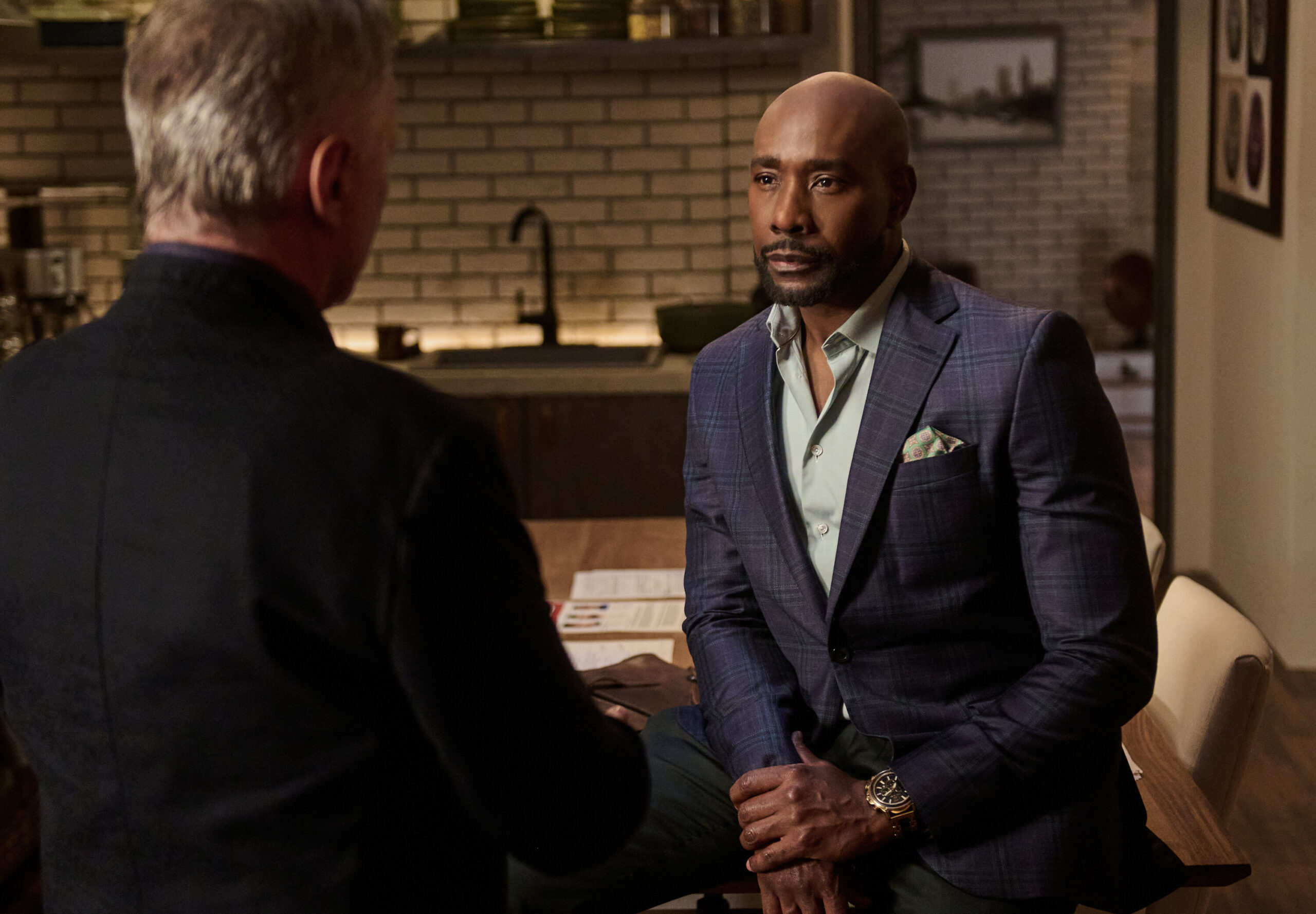 Watson Season 2 Episode 15, "A Third Act Surprise" - (l-r) Robert Carlyle as Sherlock Holmes and Morris Chestnut as Dr. John Watson