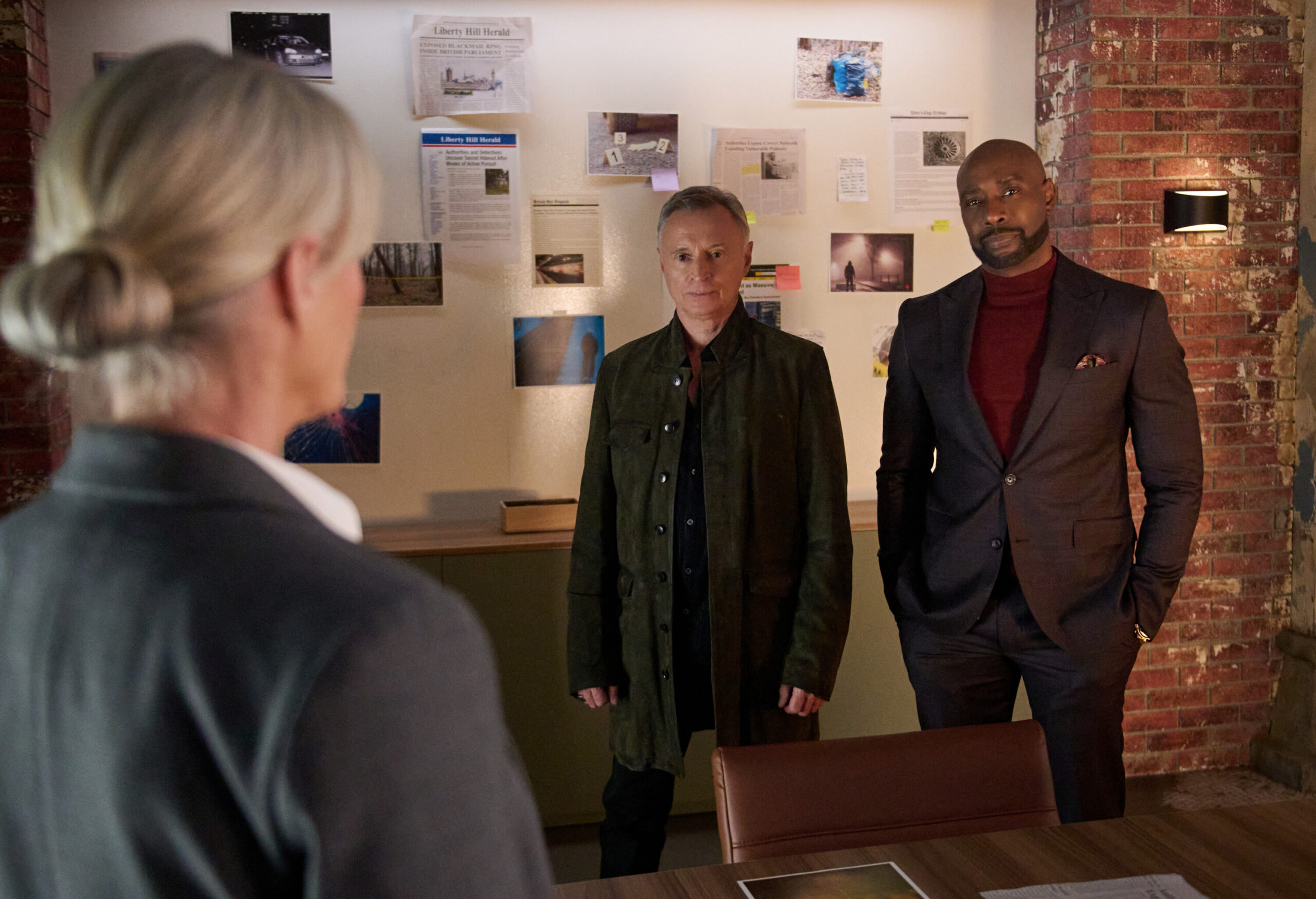 Watson Season 2 Episode 15, "A Third Act Surprise" - (l-r) Rachel Hayward as Det. Lestrade, Robert Carlyle as Sherlock Holmes, and Morris Chestnut as Dr. John Watson