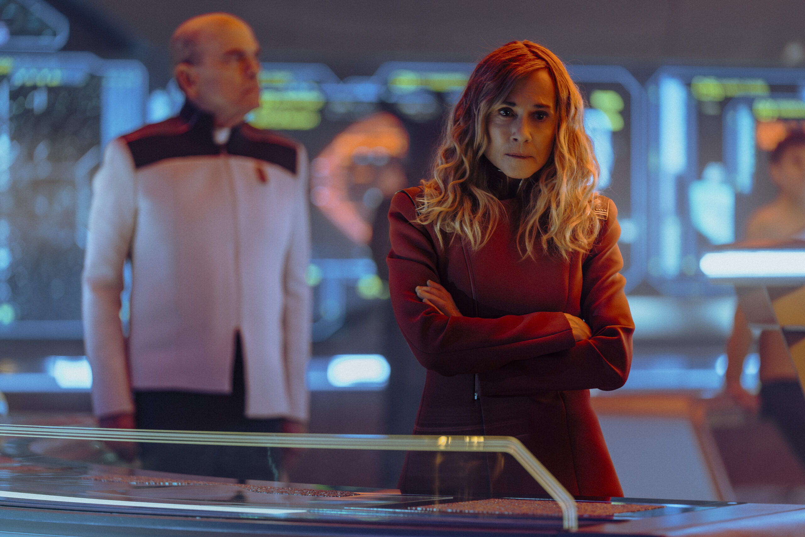 Still from Star Trek: Starfleet Academy Season 1 Episode 10, Rubincon, of Robert Picardo as The Doctor and Holly Hunter as Captain Nahla Ake pictured from left to right.