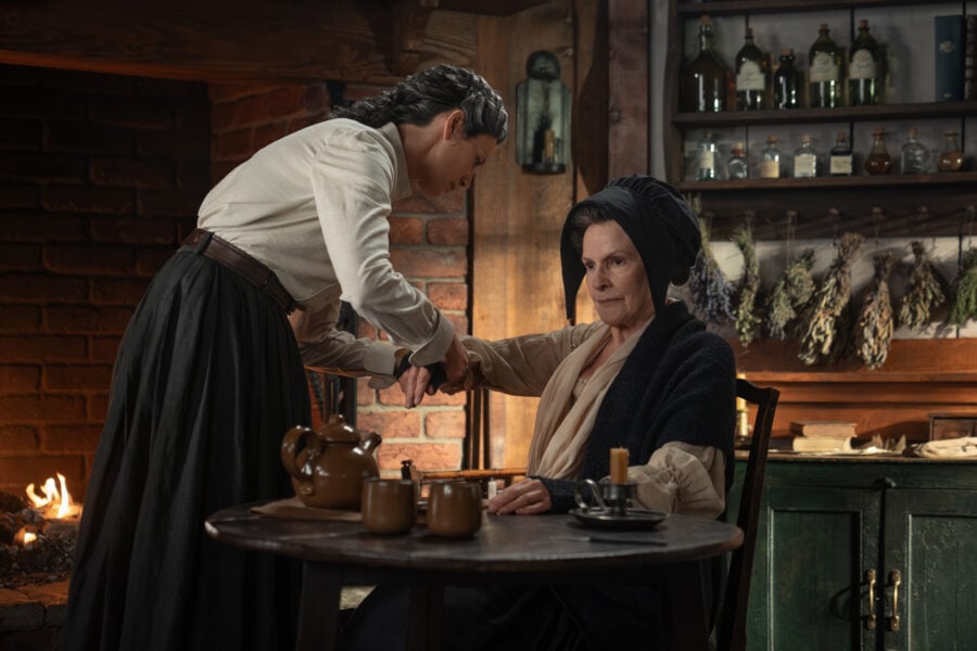 Outlander Season 8 Episode 4 — Caitríona Balfe (“Claire Fraser”) and Frances Tomelty (“Elspeth”). Photo Courtesy of STARZ