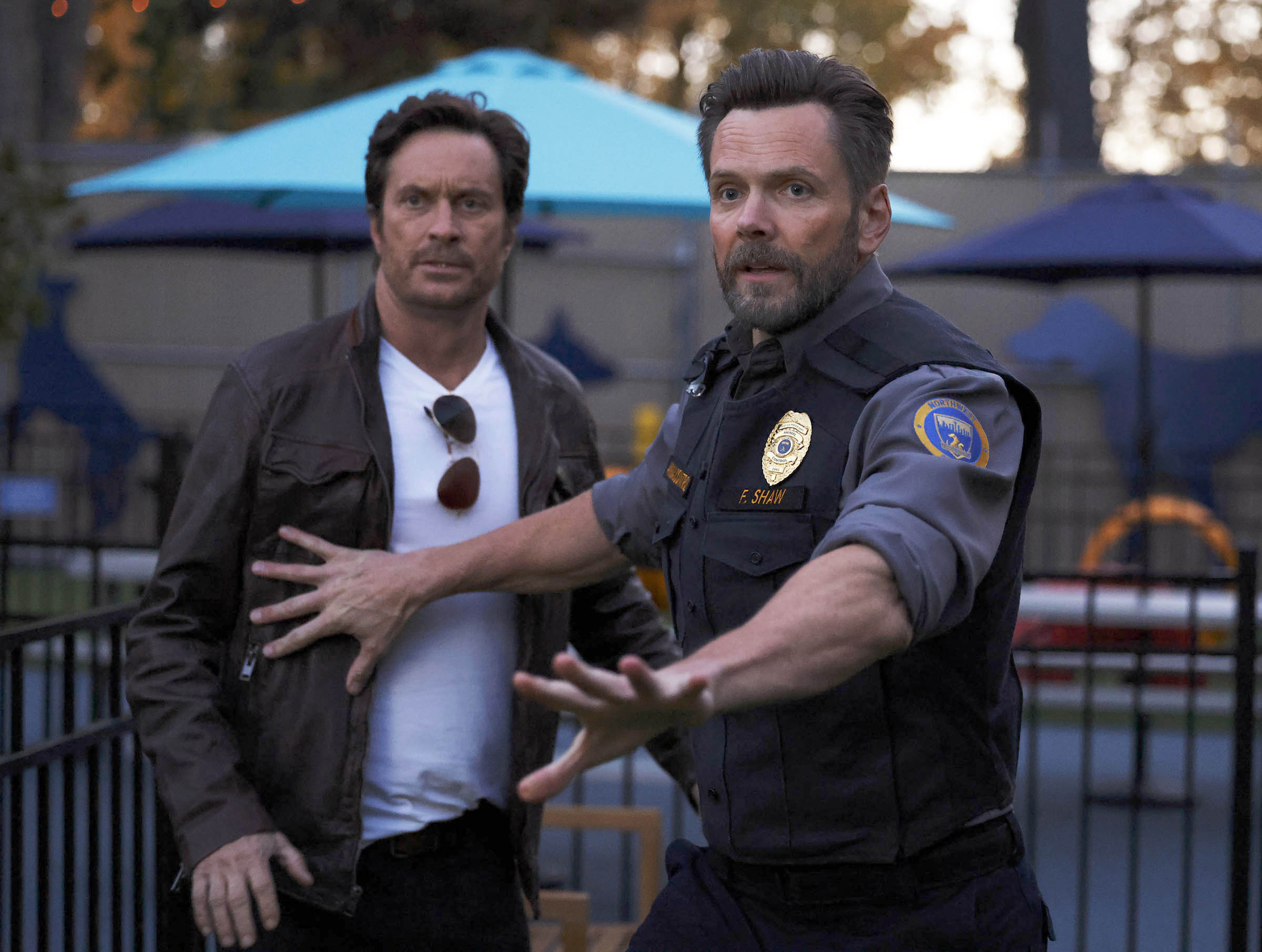 Animal Control Season 4 Episode 11, "Coyotes and Eagles" -- Oliver Hudson and Joel McHale