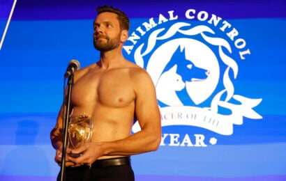 Animal Control Season 4 Episode 12, "Golden Moose & Dogs" -- Joel McHale Animal Control Season 4 Episode 12 Review: Golden Moose and Dogs 