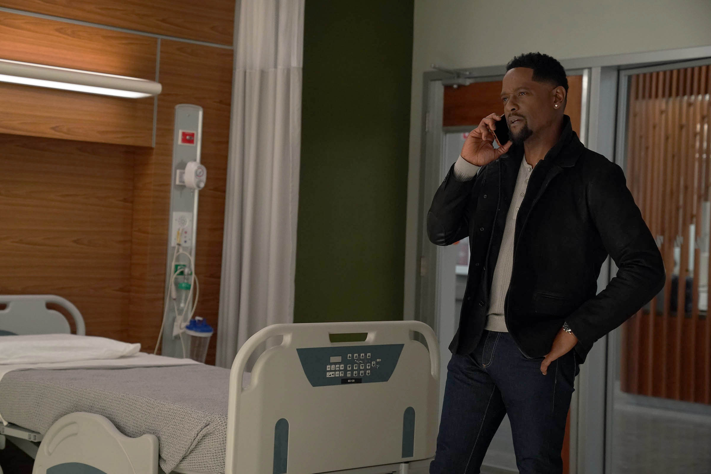 Still from Doc Season 2 Episode 21 of Blair Underwood.