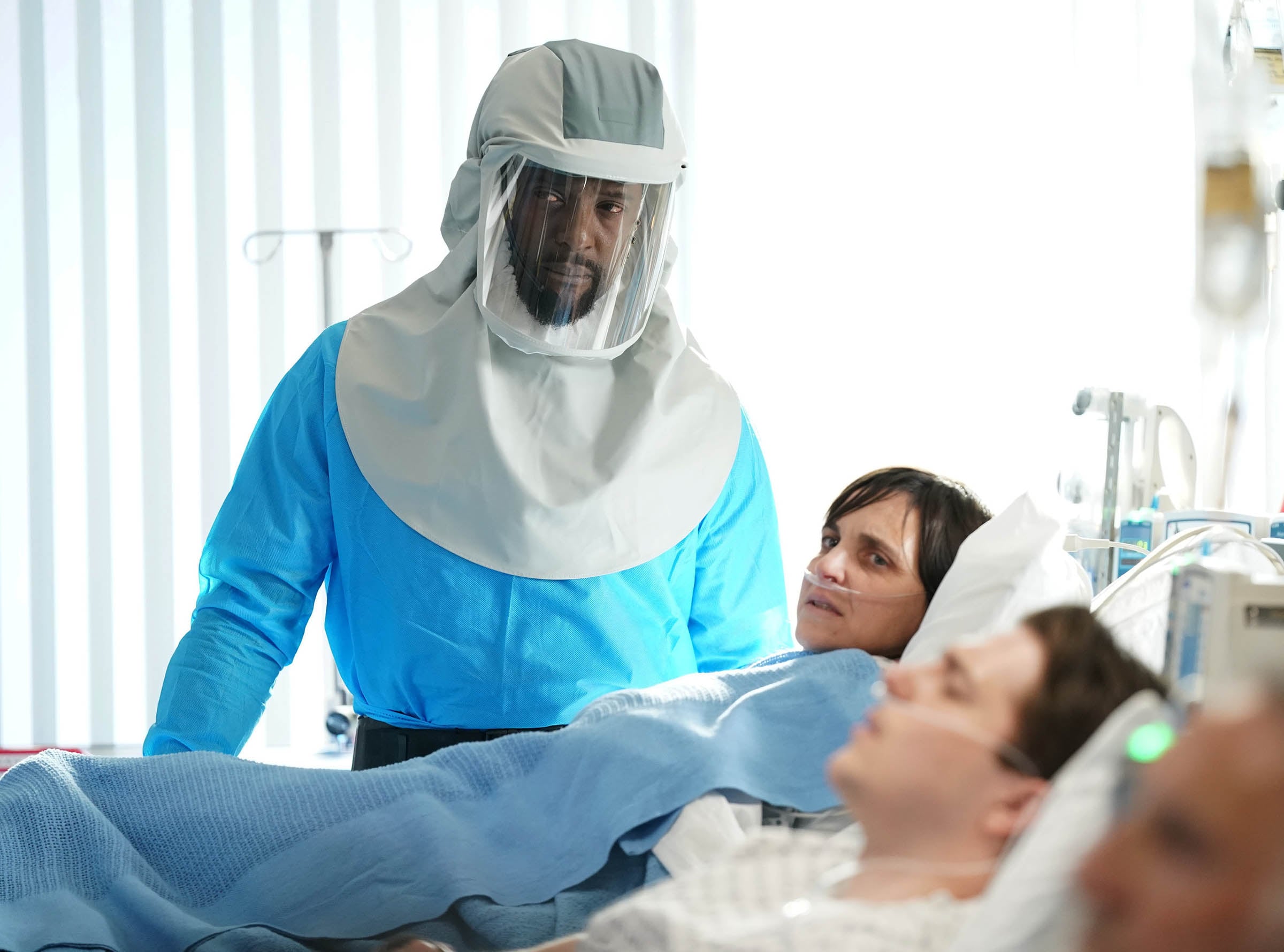 Still from Doc Season 2 Episode 22 of Blair Underwood.