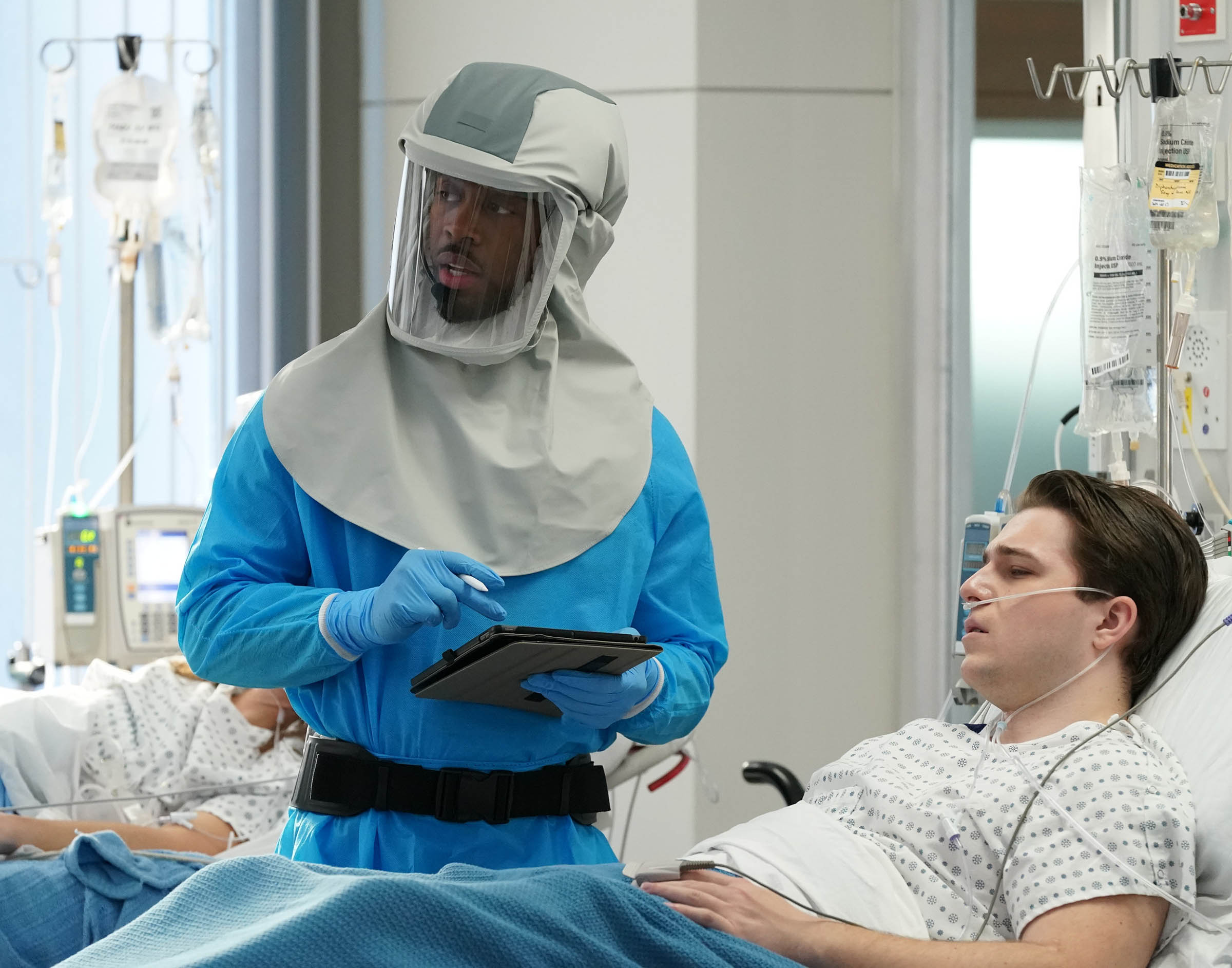 Still from Doc Season 2 Episode 22 of Blair Underwood.