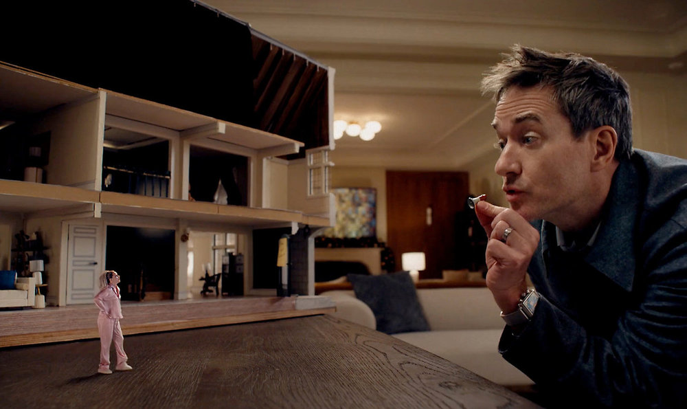 The Miniature Wife Season 1 - (l-r) Elizabeth Banks as Lindy and Matthew Macfadyen as Les What to Watch on TV This Week: Dark Winds, St. Denis Medical, Hacks, and More!