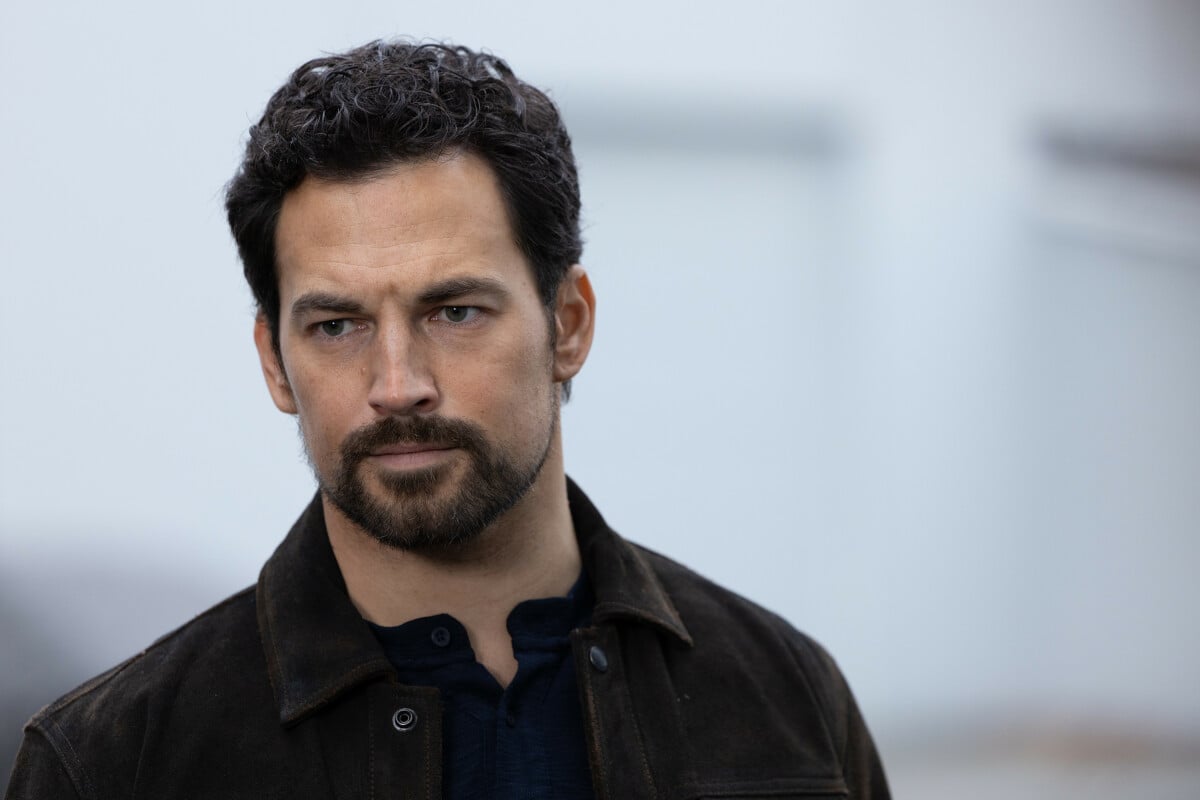 Wild Cards Season 3 Episode 10, "Now You Steal Me" -- Giacomo Gianniotti as Detective Cole Ellis