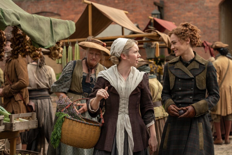 Outlander 807 - Evidence of Things Not Seen. Left to Right: Lauren Lyle (“Marsali Fraser”) and Sophie Skelton (“Brianna Fraser MacKenzie”)