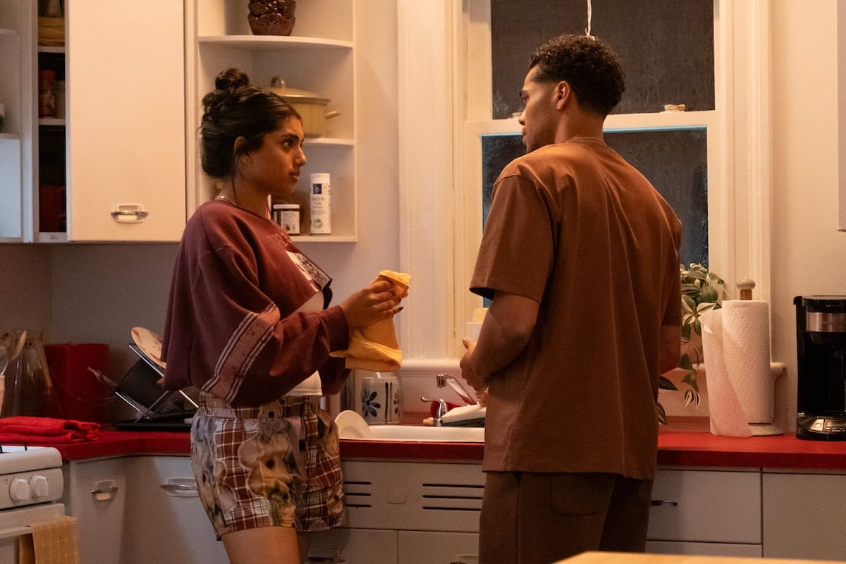 NOT SUITABLE FOR WORK Season 1 Episode 6 | Tell-Tale TV NOT SUITABLE FOR WORK Season 1 Episode 6 Not Suitable for Work Season 1 Episodes 6-7 Review: Handsome Mug Guy/Does Jon Hamm Cry?