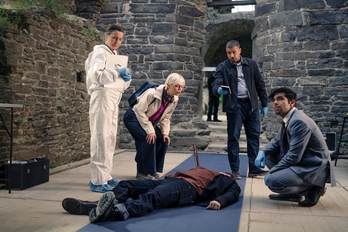 Patience Season 2 Episode 1 | Tell-Tale TV Patience Season 2 Episode 1 ELLA MAISY PURVIS (PATIENCE EVANS), ALI ARIAIE (WILL AKBARI), LIZA SADOVY (DR LORETTA PARSONS), NATHAN WELSH (JAKE HUNTER), and JULIAN DE BACKER (JONATHAN STARPER) – PATIENCE _Vampire_ Patience Season 2 Episode 1 Review: A New DI Takes Empathy Back to Square One