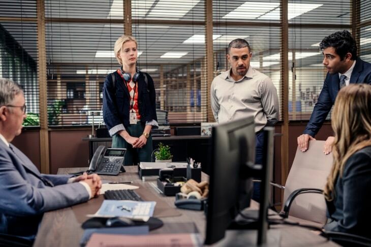 Patience Season 2 Episode 3 MARK BENTON (DCI CALVIN BAXTER), NATHAN WELSH (JAKE HUNTER), JESSICA HYNES (FRANKIE MONROE), ALI ARIAIE (WILL AKBARI) and ELLA MAISY PURVIS (PATIENCE EVANS) – PATIENCE _The Magpie_ Patience Season 2 Episode 3 Review: Murder, Magic, and the Art of Distraction