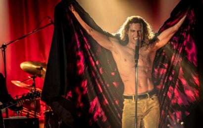 TVL_01_SG_0707_0027_RT The Vampire Lestat Season 1 Episode 1 Review: Detroit