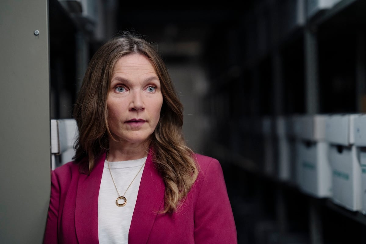 Patience Season 2 Episode 8 JESSICA HYNES (FRANKIE MONROE) | Tell-Tale TV Patience Season 2 Episode 8 JESSICA HYNES (FRANKIE MONROE) Patience Season 2 Episode 8 Review: A Tense (and Romantic?) Season Finale