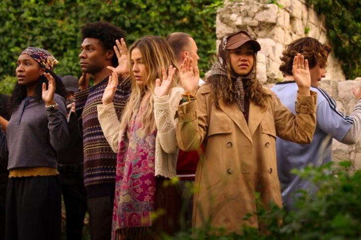 Outer Banks Season 5 | Tell-Tale TV Outer Banks Season 5 - (L to R) Carlacia Grant as Cleo, Jonathan Daviss as Pope, Madelyn Cline as Sarah Cameron, Drew Starkey as Rafe, Madison Bailey as Kiara, Chase Stokes as John B What to Watch on TV This Week: Lanterns, Outer Banks, It’s Always Sunny in Philadelphia, and More!