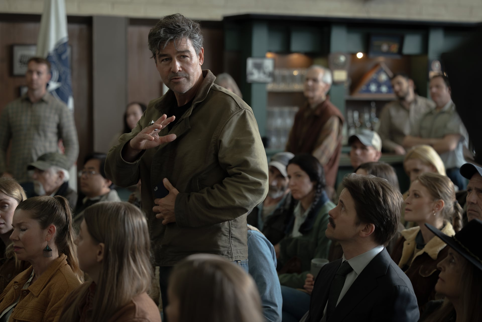 kyle-chandler-jason-ritter_0 | Tell-Tale TV Lanterns Season 1 Episode 2 - (l-r) Kyle Chandler and Jason Ritter Lanterns Season 1 Episode 2 Review: Hal and John Have Trust Issues
