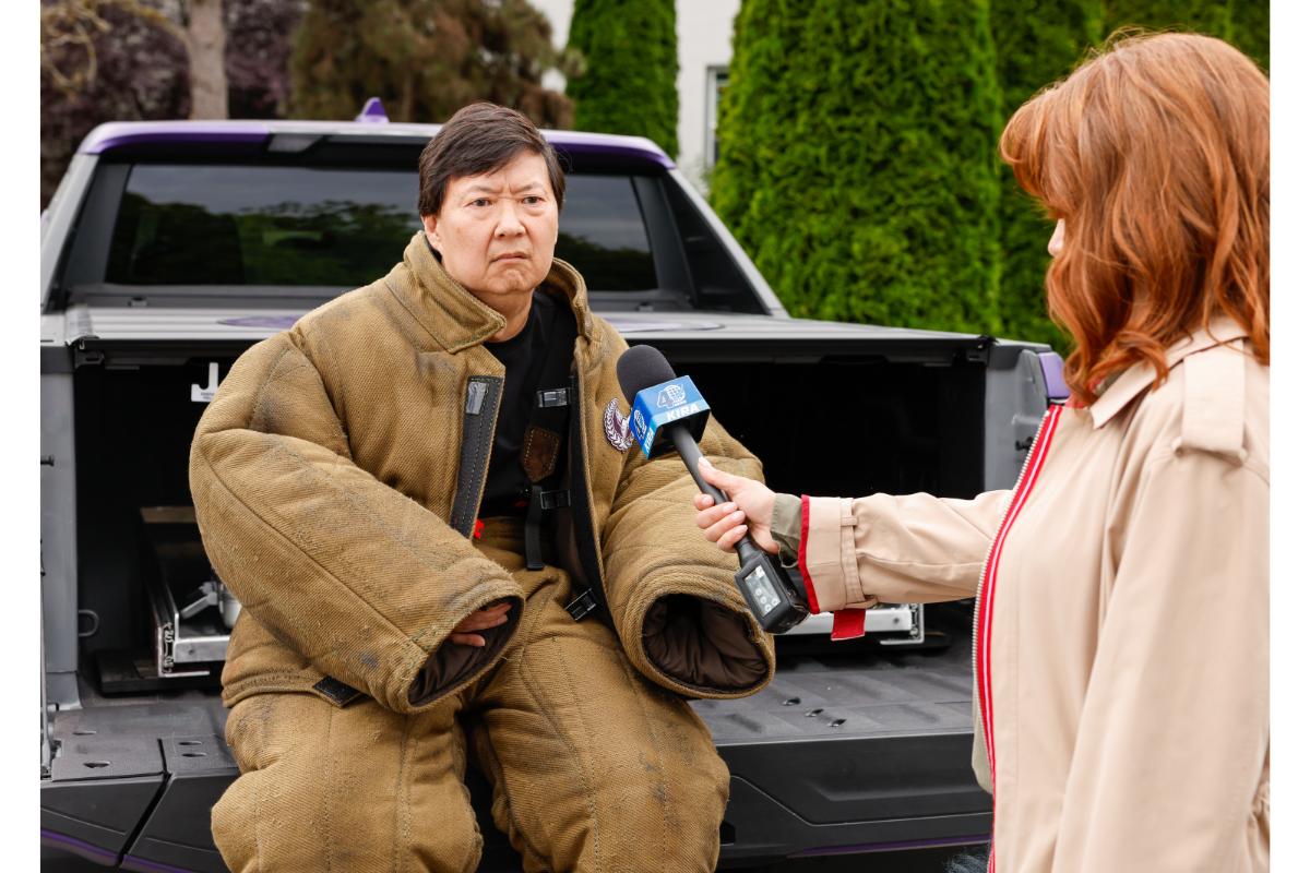 Animal Control Season 5 Episode 2, "Bugs and Rabid Dogs" -- Ken Jeong in the “Bugs & Rabid Dogs” Animal Control Season 5 Episode 3 Preview: Frank Goes Undercover