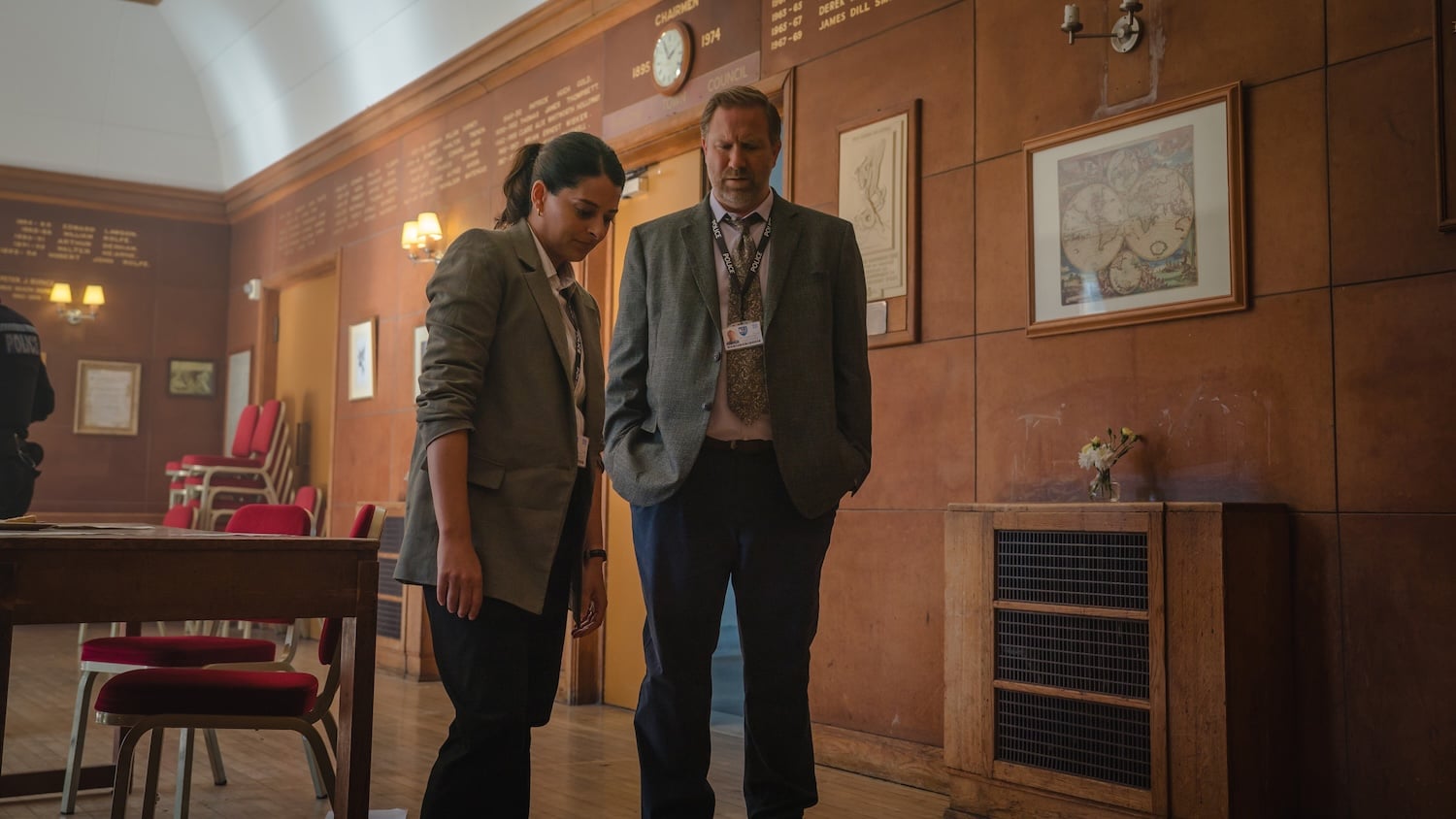 The Marlow Murder Club Season 3 Episode 1 DI Tanika Malik (Natalie Dew), DS Brendan Perry (Phill Langhorne) | Tell-Tale TV The Marlow Murder Club Season 3 Episode 1 DI Tanika Malik (Natalie Dew), DS Brendan Perry (Phill Langhorne) The Marlow Murder Club Season 3 Episode 1 Review: A Murdered Mayor and Mysterious Messages