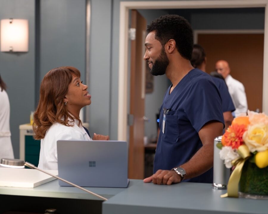 Grey's Anatomy Season 15 Episode 3 - CHANDRA WILSON, ANTHONY HILL | Tell-Tale TV Grey What to Expect from Grey’s Anatomy Season 23 Episode 3: Simone’s Health is at Risk's Anatomy Season 15 Episode 3 - CHANDRA WILSON, ANTHONY HILL