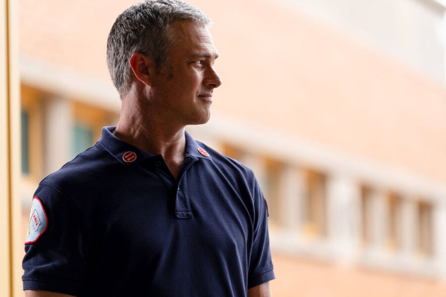 Taylor Kinney as Lt. Kelly Severide on Chicago Fire Season 15 Episode 2 | Tell-Tale TV Taylor Kinney as Lt. Kelly Severide on Chicago Fire Season 15 Episode 2 What to Expect from Chicago Fire Season 15 Episode 2: Rattle the Cage