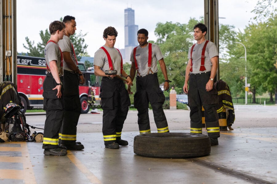 K.C. McNeil as Hollis, Brandon Larracuente as Sal Vazquez, Da'Vinchi as Marcus Burke, K.C. McNeil as Hollis - Chicago Fire Season 15 Episode 2 | Tell-Tale TV K.C. McNeil as Hollis, Brandon Larracuente as Sal Vazquez, Da What to Expect from Chicago Fire Season 15 Episode 2: Rattle the Cage'Vinchi as Marcus Burke, K.C. McNeil as Hollis - Chicago Fire Season 15 Episode 2