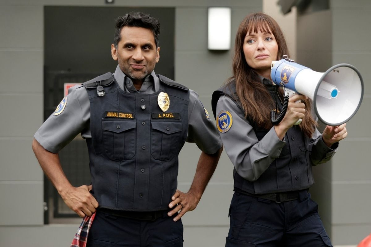 Animal Control Season 5 Episode 5, "Sled Dogs and Kitty Litter" Animal Control Season 5 Episode 5 Preview: It’s Date Night