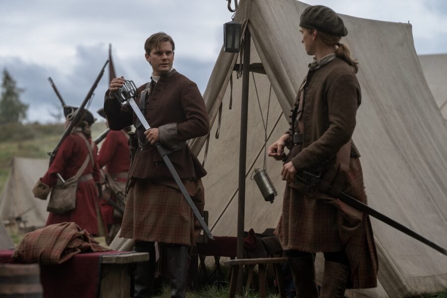 Outlander: Blood of my Blood Season 2 Episode 5 - Jeremy Irvine (“Henry Beauchamp”) and Terence Rae (“Arch Bug”) | Tell-Tale TV Outlander: Blood of my Blood Season 2 Episode 5 - Jeremy Irvine (“Henry Beauchamp”) and Terence Rae (“Arch Bug”) Outlander: Blood of my Blood Season 2 Episode 5 Review: Men at War